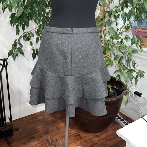 J. Crew Gray Wool Blend Flounce Mini Skirt Size 4 - Picture 4 of 8
